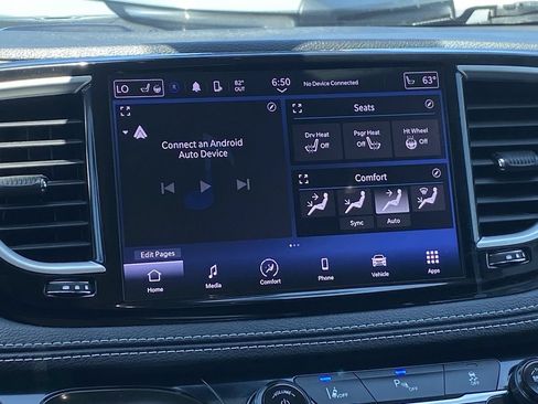 Used 2023 Chrysler Pacifica Touring-L FWD image 19