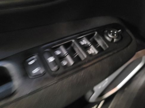 Used 2020 Jeep Renegade Latitude FWD image 27