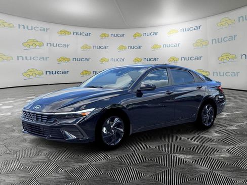 New 2026 Hyundai Elantra SEL Sport FWD image 2