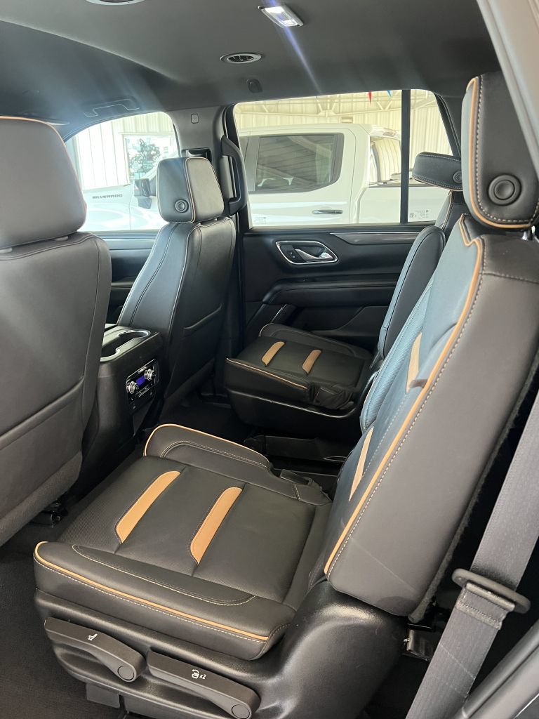 Used 2023 GMC Yukon AT4 AWD/4WD image 12