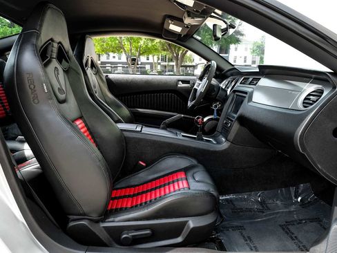 Used 2012 Ford Mustang Shelby GT500 w/ SVT Performance Pkg image 30