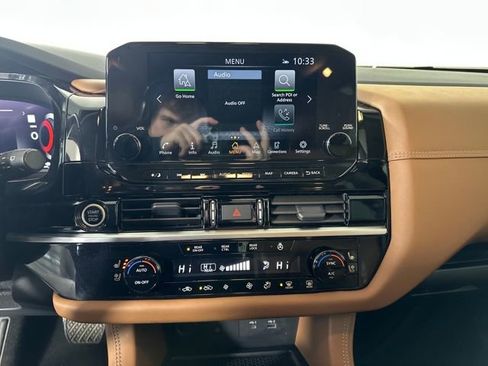 Used 2023 Nissan Pathfinder Platinum image 21