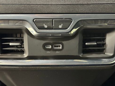 Used 2025 GMC Sierra 3500 Denali w/ Denali Reserve Package image 19