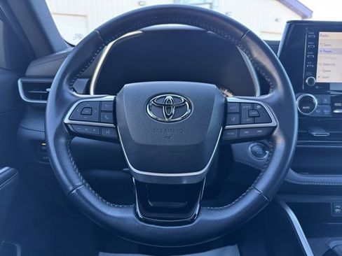 Certified 2022 Toyota Highlander XSE image 28