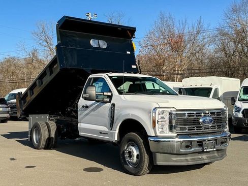 Used 2024 Ford F350 XLT image 1