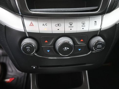 Used 2020 Dodge Journey SE w/ SE Popular Equipment Group image 9