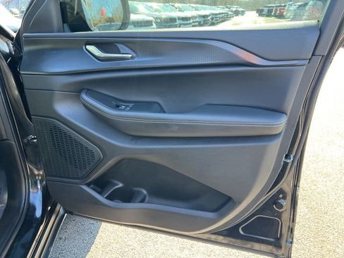 Used 2025 Jeep Grand Cherokee Altitude image 29