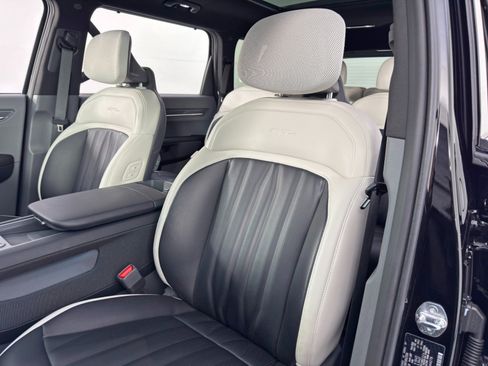 Used 2024 Kia EV9 GT-Line image 40