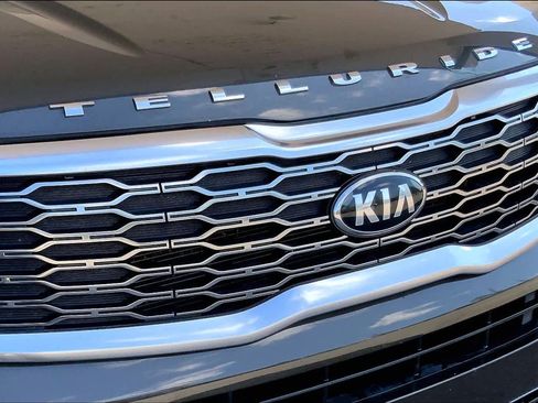 Used 2020 Kia Telluride S image 32