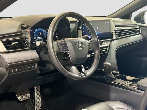Used 2025 Toyota Camry SE w/ Multimedia Upgrade Package FWD image 7