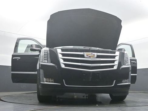 Used 2018 Cadillac Escalade ESV 4WD image 58