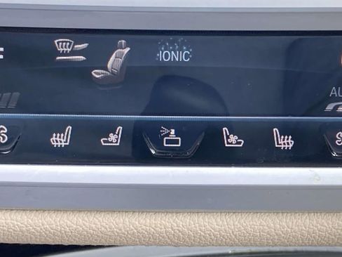 Used 2019 BMW 750i RWD image 16