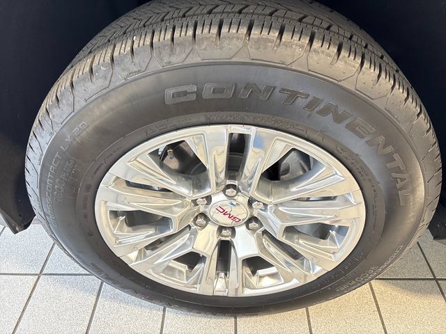Used 2026 GMC Yukon Denali AWD/4WD image 5