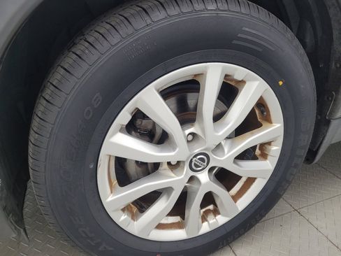 Used 2020 Nissan Rogue S w/ Special Edition Package FWD image 31