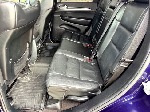 Used 2018 Jeep Grand Cherokee Limited image 18