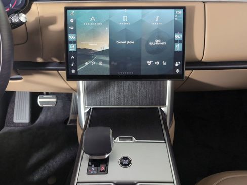 New 2025 Land Rover Range Rover SE image 22