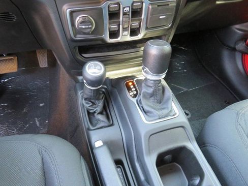 New 2023 Jeep Wrangler Unlimited image 21