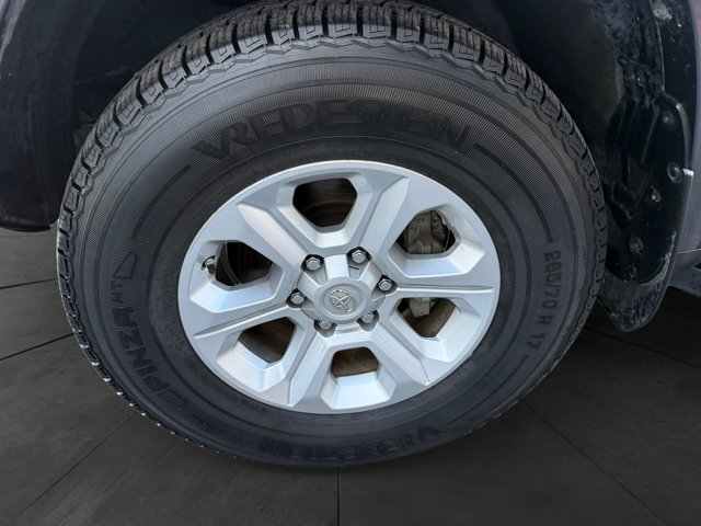 Used 2020 Toyota 4Runner SR5 Premium w/ Moonroof Package AWD/4WD image 9