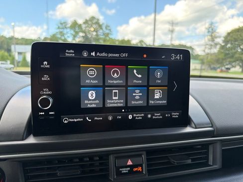 Certified 2024 Honda Pilot Touring image 10