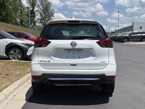Used 2020 Nissan Rogue S AWD/4WD image 10