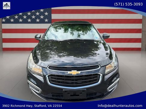 Used 2016 Chevrolet Cruze LT w/ Technology Package FWD image 2