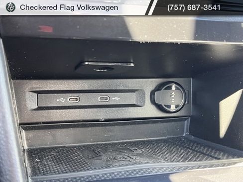 Used 2024 Volkswagen Tiguan SE R-Line image 39