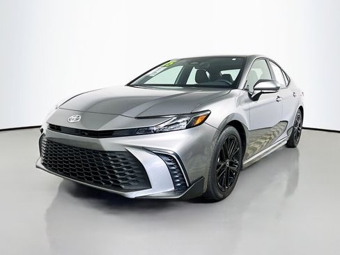 Used 2025 Toyota Camry SE w/ Multimedia Upgrade Package image 10