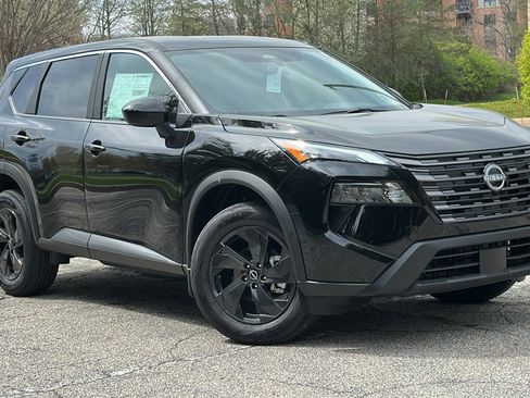 New 2026 Nissan Rogue SV w/ Cold Weather Package AWD/4WD image 1