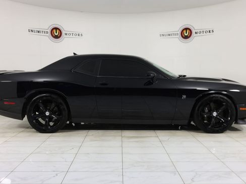 Used 2015 Dodge Challenger R/T Scat Pack RWD image 2