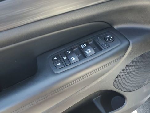 Used 2019 Jeep Grand Cherokee Altitude AWD/4WD image 21