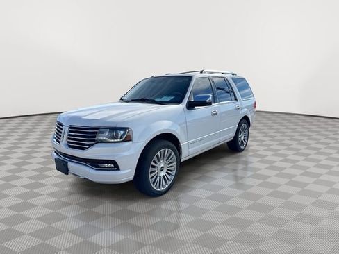 Used 2015 Lincoln Navigator 4WD image 4