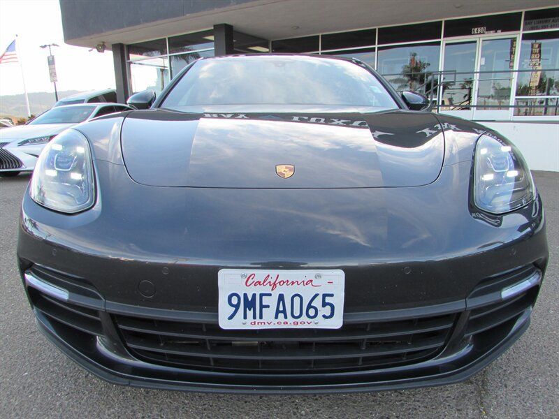 Used 2018 Porsche Panamera image 2