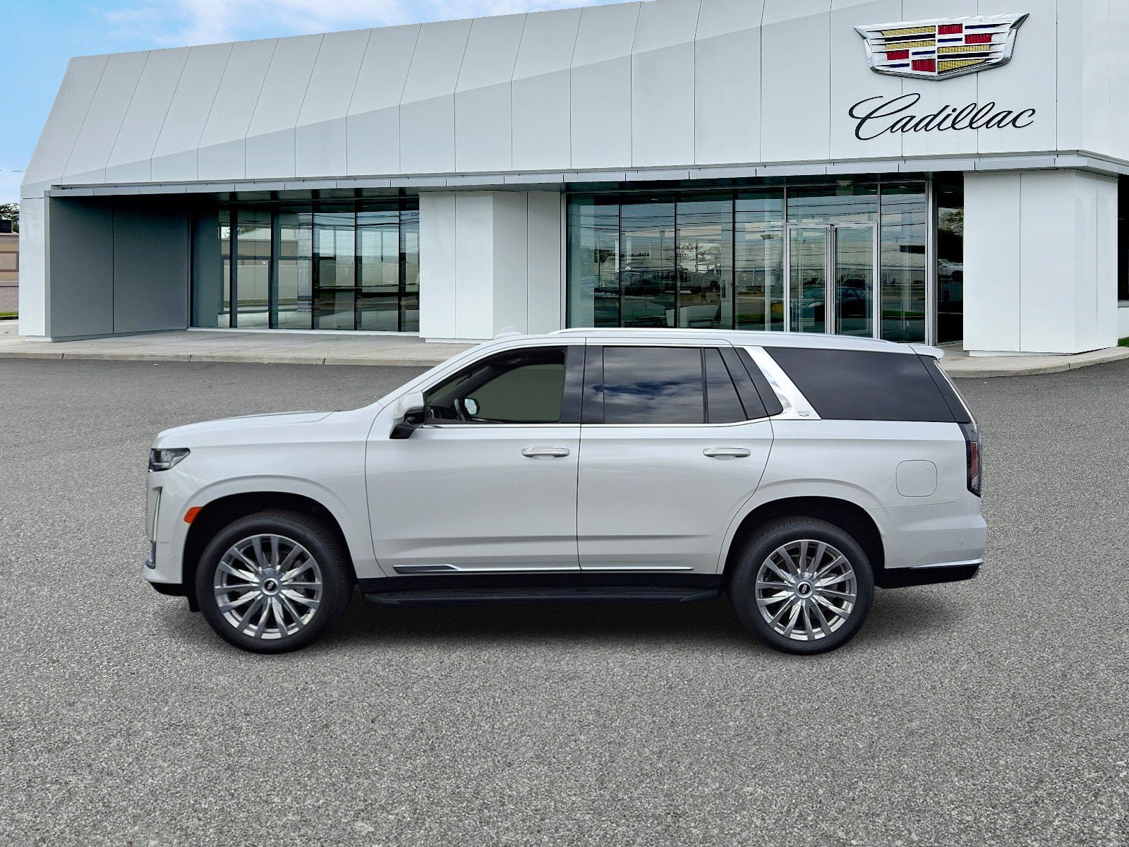 Used 2021 Cadillac Escalade Premium Luxury AWD/4WD image 2