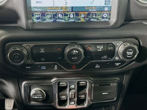 Used 2023 Jeep Wrangler Unlimited Sahara AWD/4WD image 24