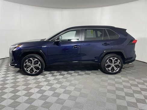 Used 2024 Toyota RAV4 XSE AWD/4WD image 4