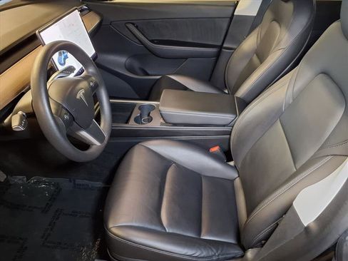 Used 2021 Tesla Model Y Long Range image 10