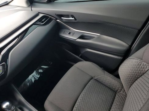 Certified 2021 Toyota C-HR LE image 9