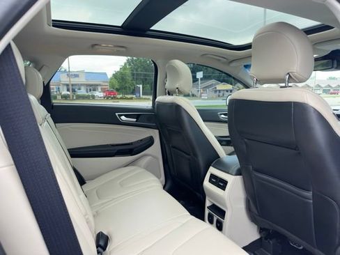 Used 2019 Ford Edge Titanium w/ Cold Weather Package AWD/4WD image 12