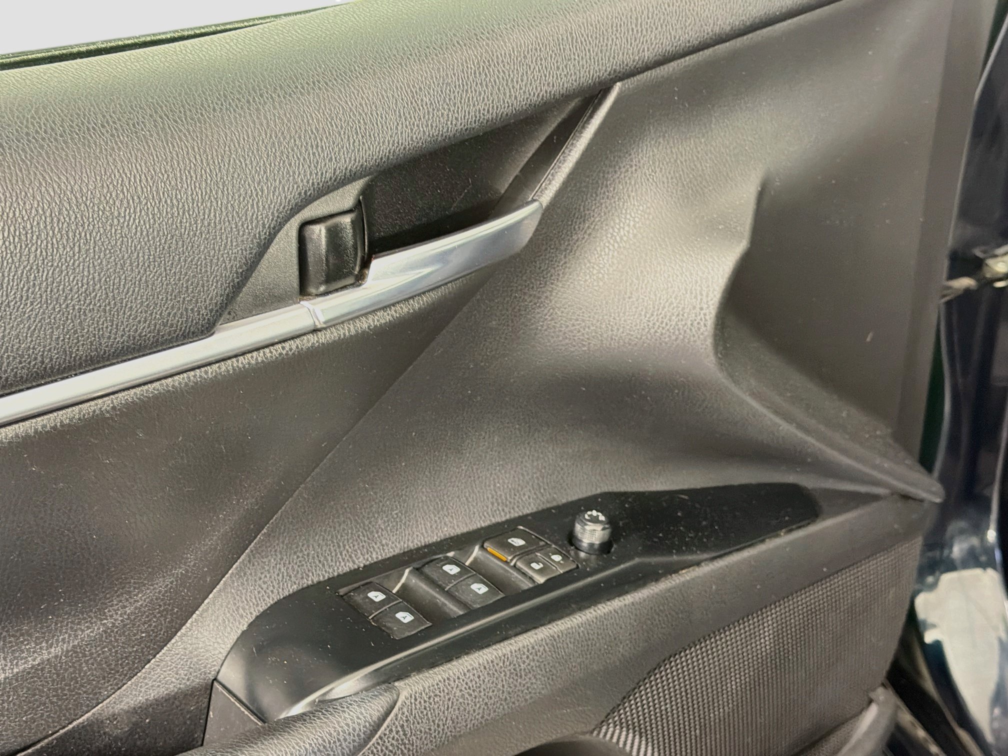 Used 2020 Toyota Camry LE w/ Convenience Package FWD image 15