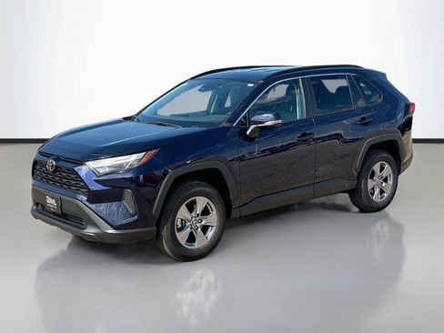 Used 2025 Toyota RAV4 XLE AWD/4WD image 4