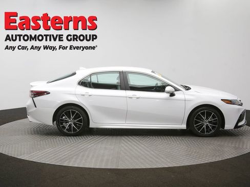 Used 2024 Toyota Camry SE image 45