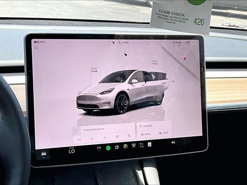 Used 2024 Tesla Model Y Long Range AWD/4WD image 13