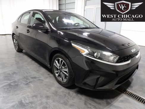 Used 2024 Kia Forte LXS FWD image 1