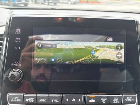 Certified 2024 Honda Odyssey Touring image 21