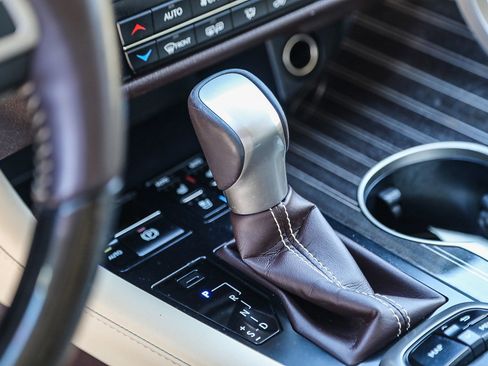 Used 2019 Lexus RX 450hL Luxury w/ Accessory Package AWD/4WD image 20