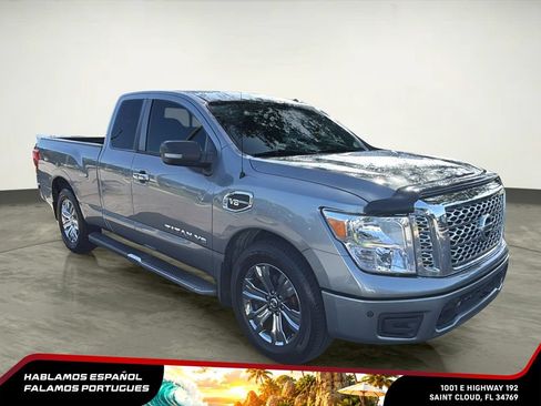 Used 2017 Nissan Titan SV RWD image 8