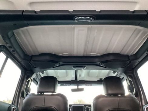 Used 2023 Jeep Wrangler Unlimited Sahara w/ Cold Weather Group image 14