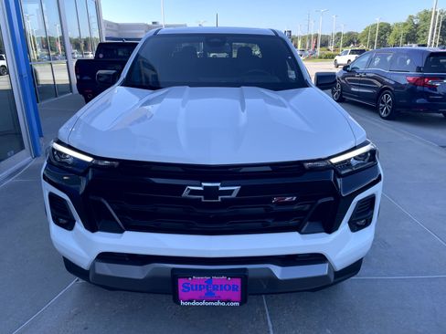 Used 2024 Chevrolet Colorado Z71 w/ LPO, Dark Essentials Package AWD/4WD image 5