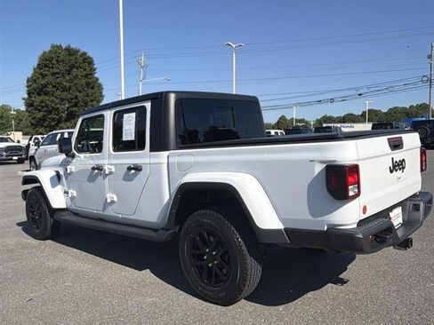 Used 2022 Jeep Gladiator Sport AWD/4WD image 6
