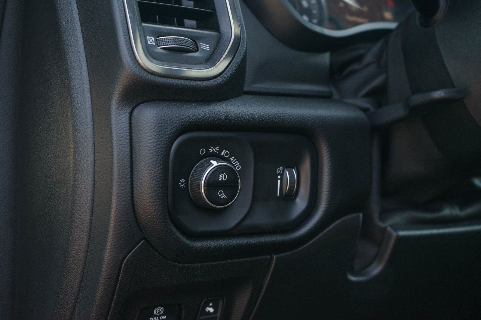 Used 2020 RAM 1500 Sport w/ Alpine Leather & Sound Group AWD/4WD image 24